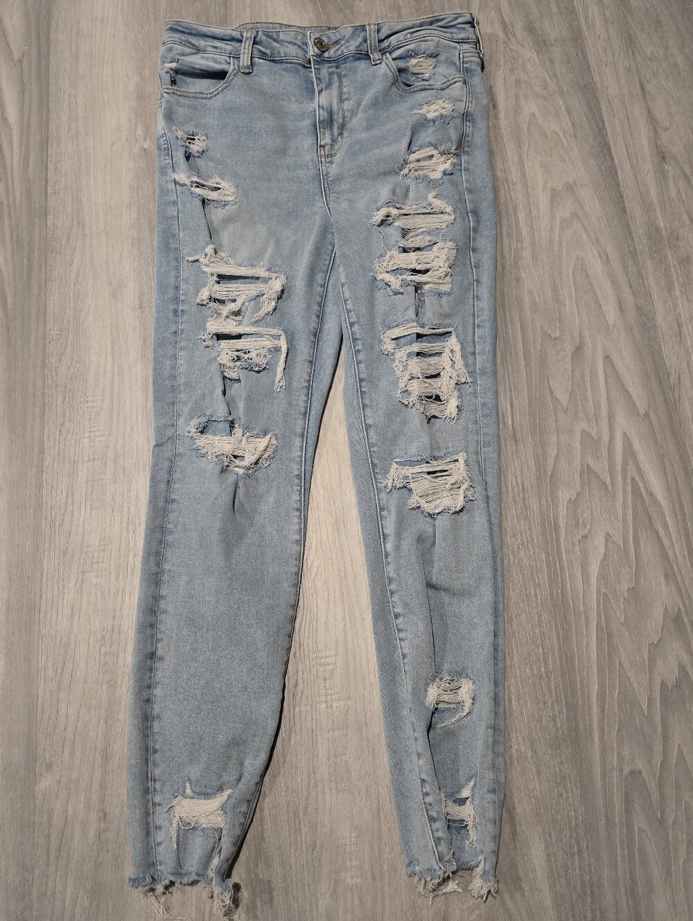 American Eagle Outfitters Light Wash Ripped Skinny Jeans